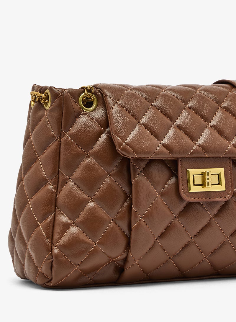 ايلا حقيبة ساتشيل مزينة بسلسلة ذهبية بتفاصيل مبطنة - Image 3